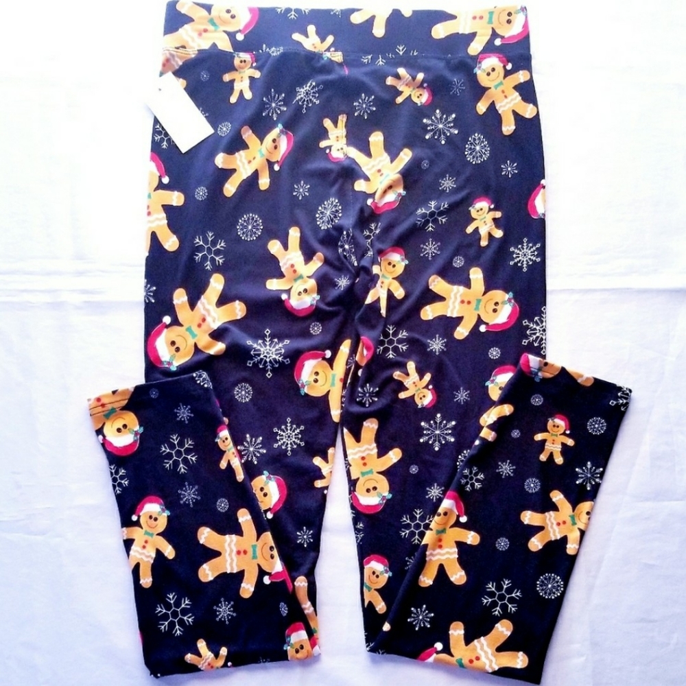 🎅⛄❄Super cute Christmas leggings for sale!